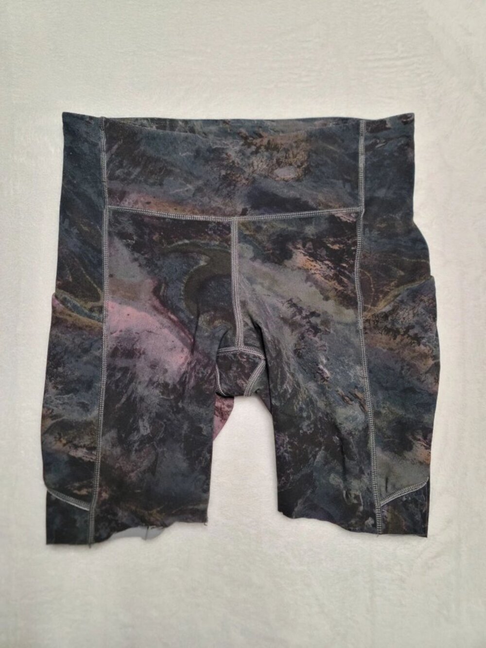 Lululemon Speed Up Biker Shorts 7" Inseam Radiant Multi 4 W6AL4S Pockets Flawed